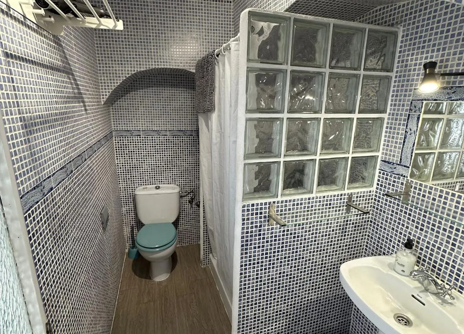 Apartment In Old Town With Roof Terrace And Fibre, Tarifa 0*,  Španělsko